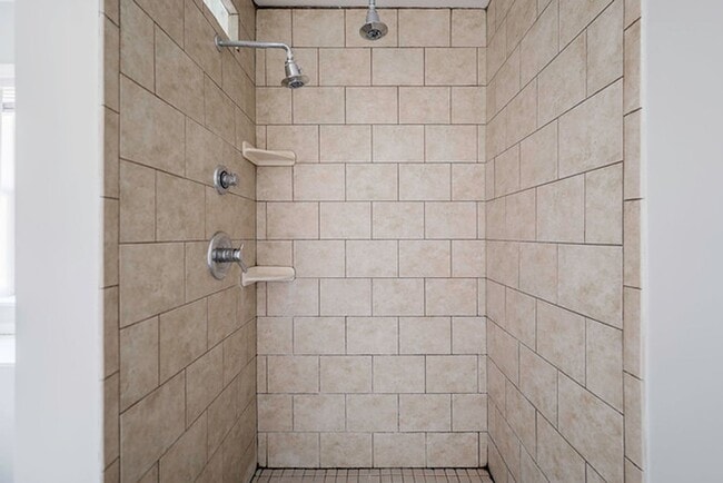 Building Photo - Beautiful Home Near Pony Pasture!