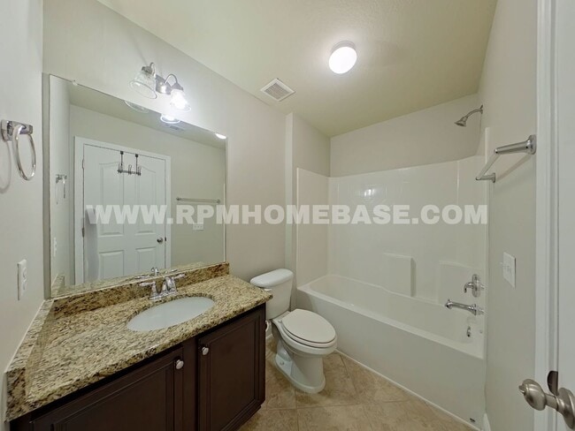 Building Photo - Charming Rental Townhome in Reserve Pointe...