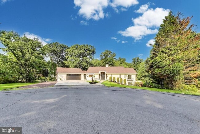 Building Photo - 1426 Carrington Ln