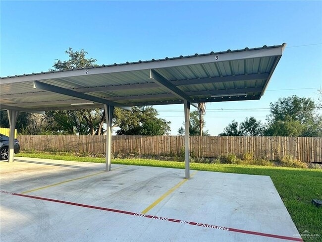 Building Photo - 103 Yosemite Dr