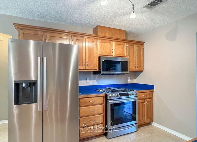 Building Photo - 2634 Southern Oaks Dr