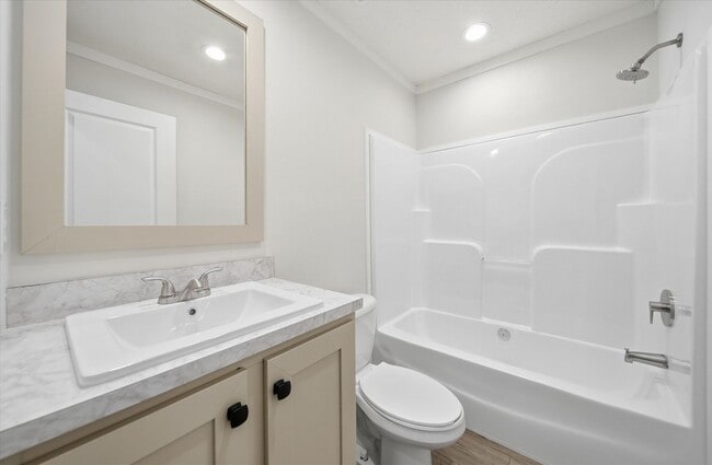 Building Photo - 2110 24th St NE