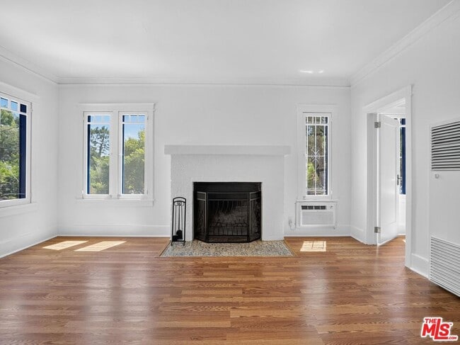 Building Photo - 2565 Glen Green St