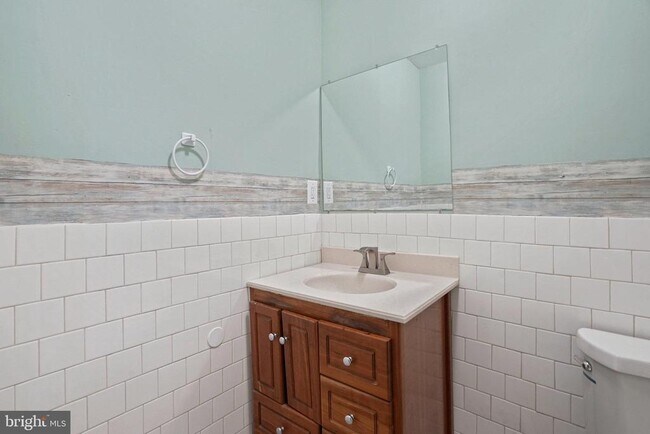 Building Photo - 207 Kennedy St NW