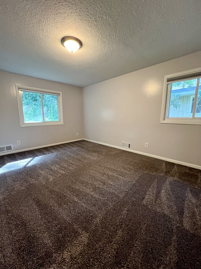 Main Bedroom - 2096 Highwood Ave E