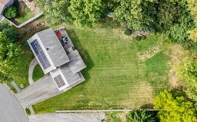Building Photo - 78 Rosewood Dr