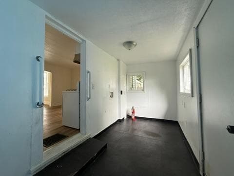 Building Photo - 1706 S High St