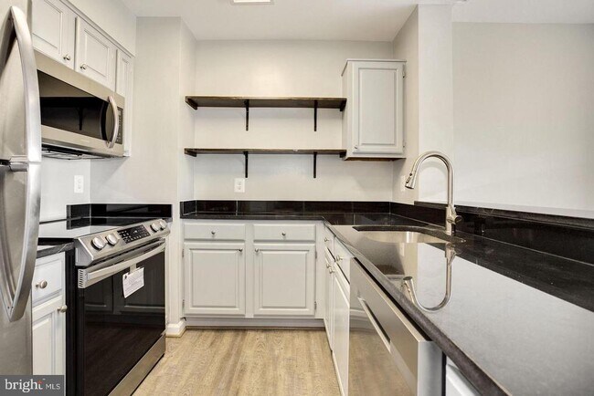 Building Photo - 1200 Braddock Pl