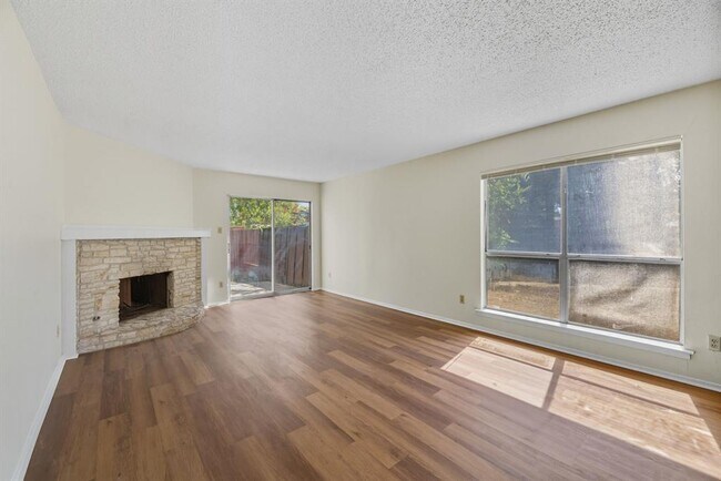 Building Photo - 4813 Yucca Hill Dr