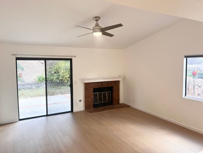 Building Photo - Freshly remodeled 3br/2ba single story hom...