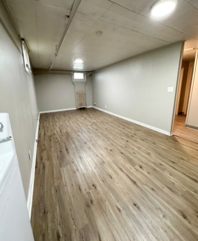 Building Photo - 1609 8th Ave N