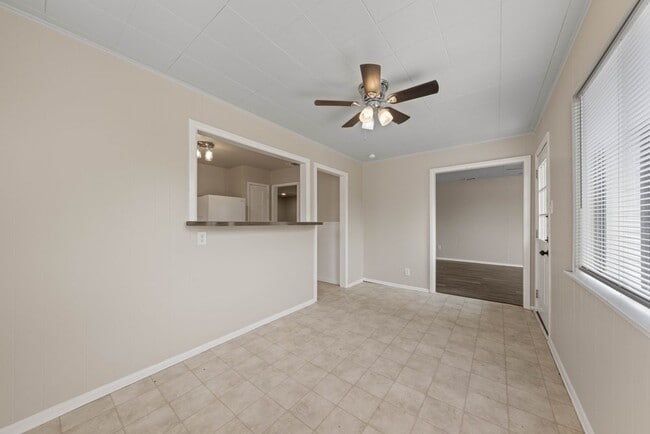 Building Photo - 310 Sumner Dr
