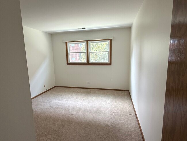 Building Photo - 901 E Ardyce Ln