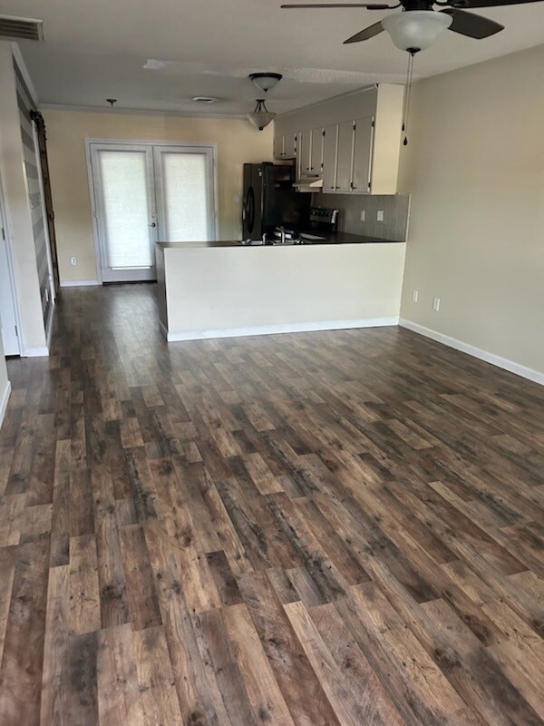 Building Photo - 143 Glenwood Dr