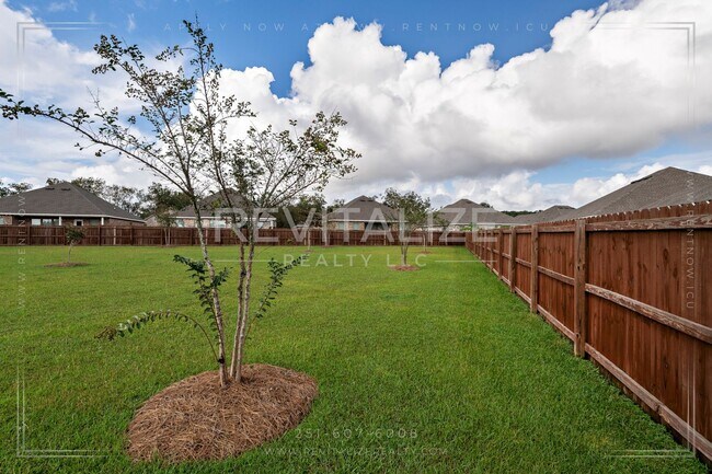 Building Photo - HALF-DEPOSIT SPECIAL! Stunning Luxury Home in Silverhill with Huge Diamond Shaped Backyard!