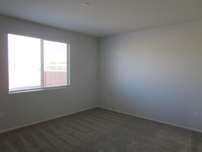 Building Photo - 8015 S Golden Bell Dr