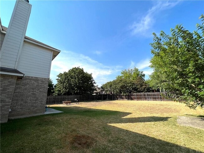 Building Photo - 802 Stevenage Dr