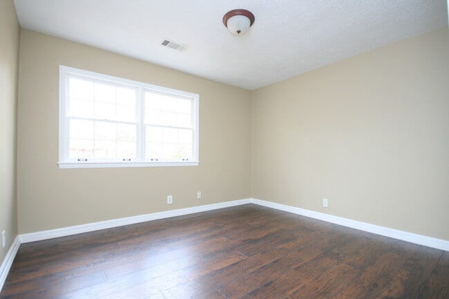 Building Photo - 4015 Apollo Dr SW