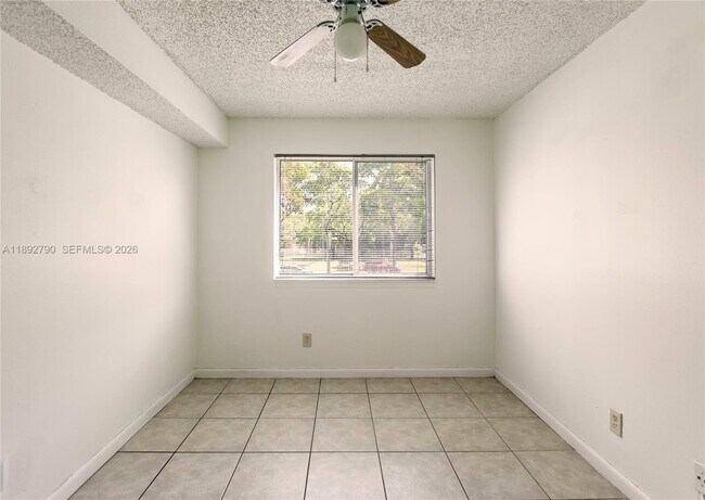 Building Photo - 10630 SW 157th Ct