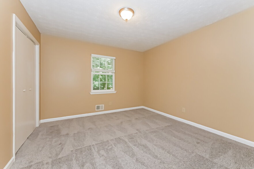 Building Photo - 212 Wildwood Dr