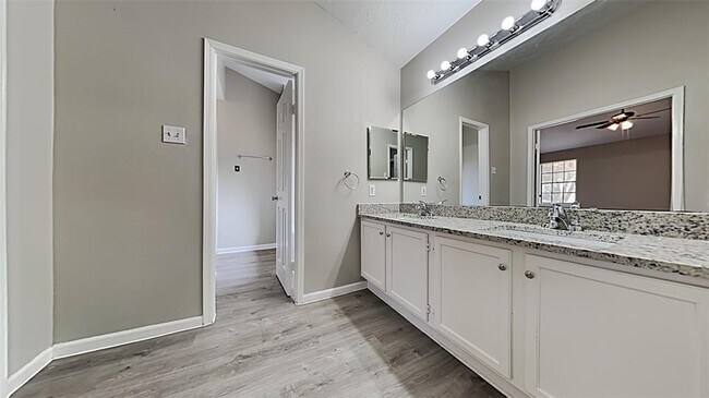 Building Photo - 3322 Whispering Way Dr