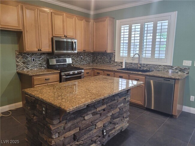 Building Photo - 11078 Village Crest Ln