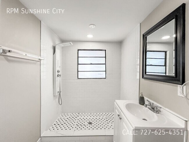 Building Photo - 1515 E 31st Ave