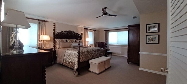 Building Photo - 6688 Via Regina