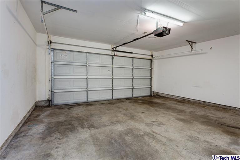 Building Photo - 205 Violet Ave