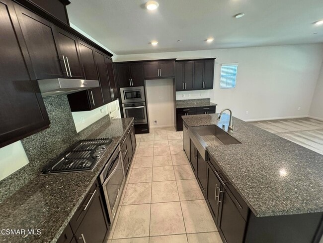 Building Photo - 446 Almond Ln
