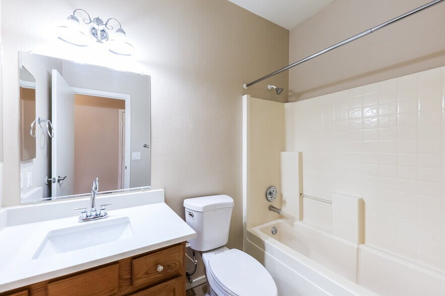 Building Photo - 14815 W Dovestar Dr