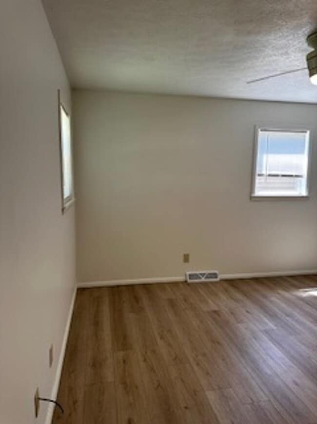 Building Photo - Fully Remodeled Home!
