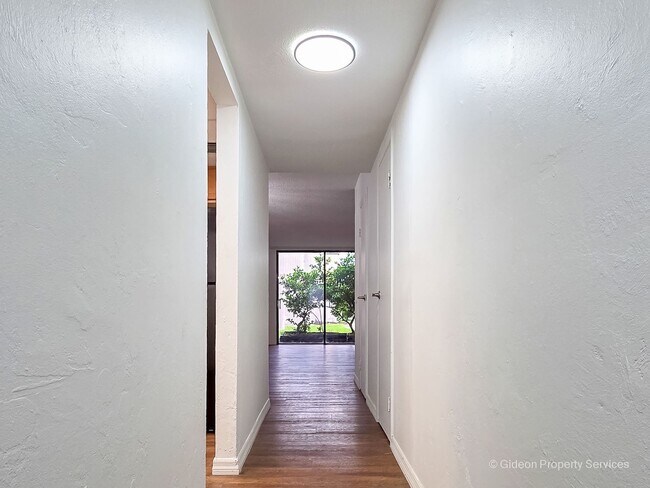 Building Photo - 711 SW 75th St