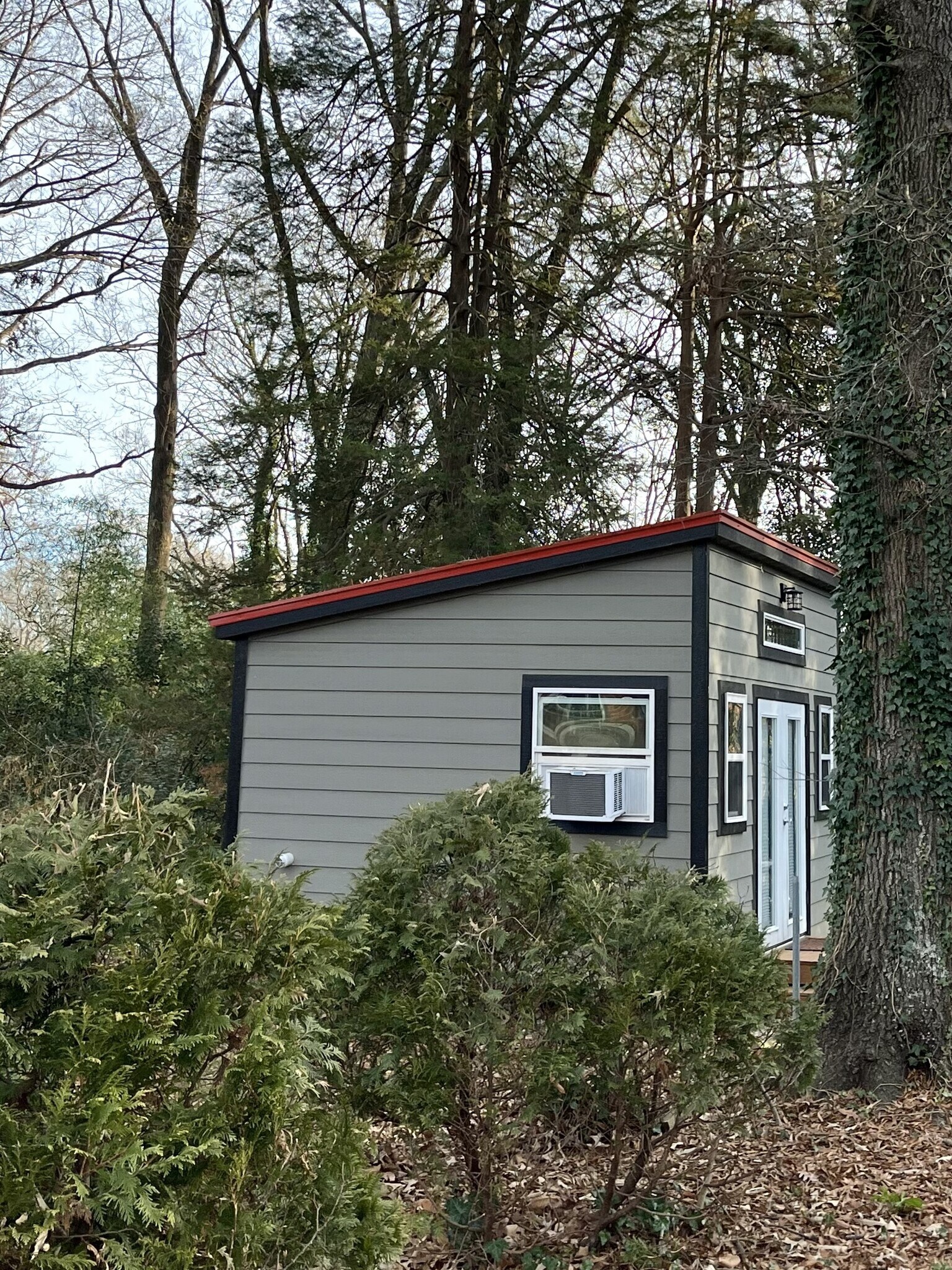 Building Photo - 703 Longview St