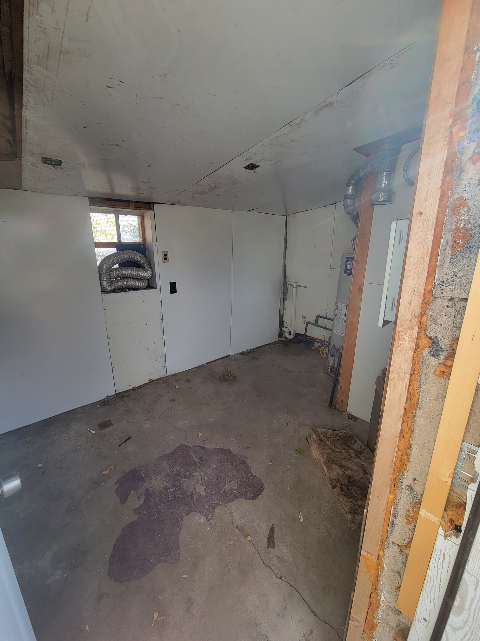 Building Photo - 2406 E 10th St