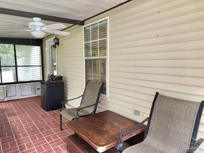 Building Photo - 4525 Baybrook Dr