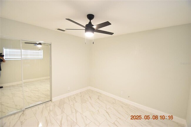 Building Photo - 1019 Spindle Palm Way
