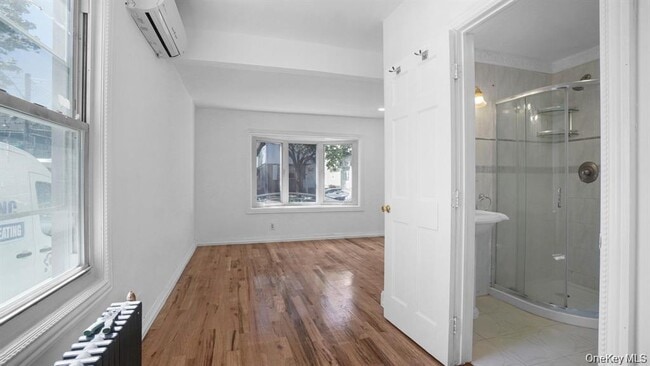 Building Photo - 107-43 Inwood St