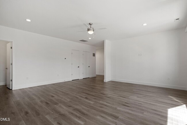 Building Photo - 2017 Jade St