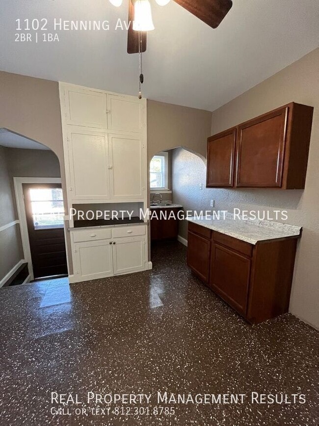 Building Photo - 1102 Henning Ave