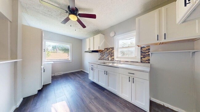Building Photo - Denison/W.73rd neighborhood - updated 3 be...