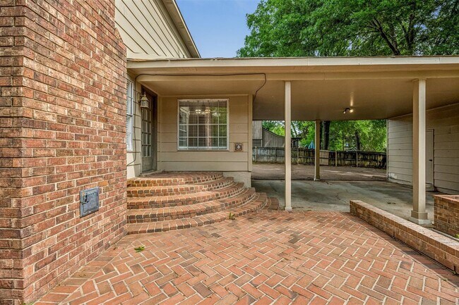 Building Photo - 2232 Burfordi Ln