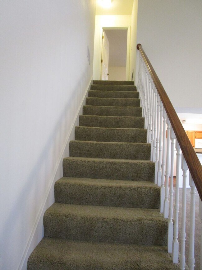 Building Photo - 5004-5006 Betty Jean Way