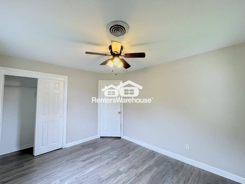 Building Photo - 3032 Belle Haven Dr