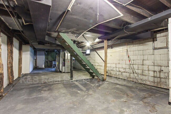 Building Photo - 29 E Orchard Ave