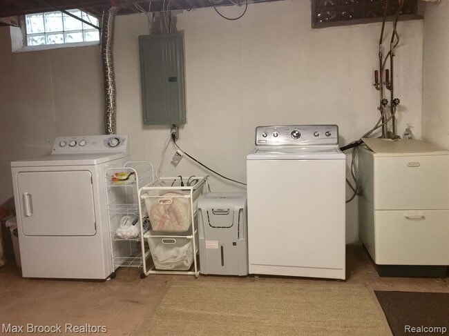 Building Photo - 1619 Poplar Ave