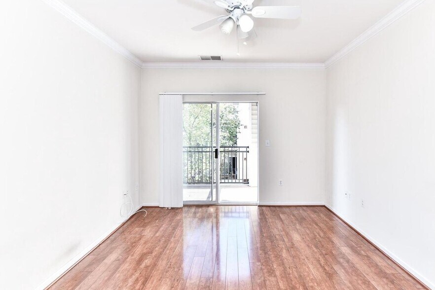 Building Photo - 12913 Centre Park Cir