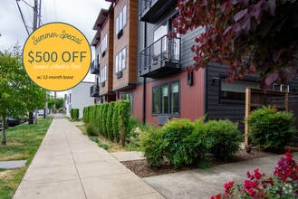 Building Photo - SUMMER SPECIAL: Modern & Spacious 1 Bedroo...