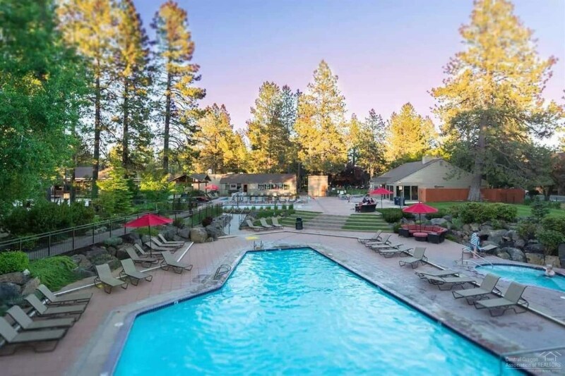 Building Photo - 18575 SW Century Dr