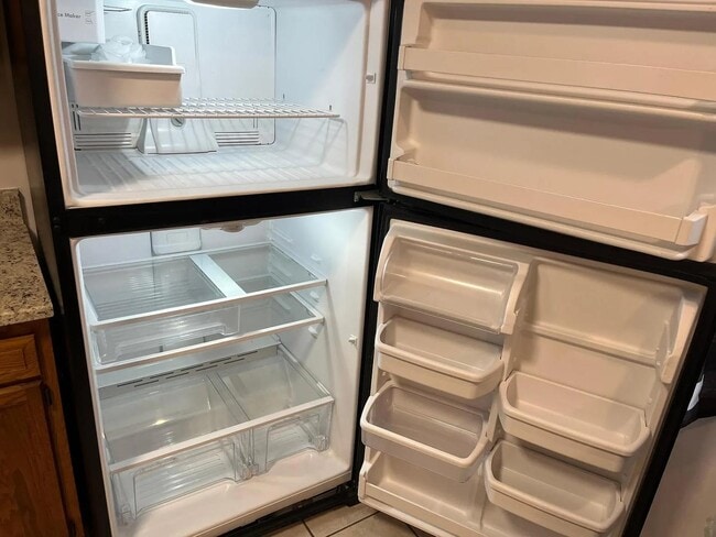 Building Photo - 224 Vista Grande Dr